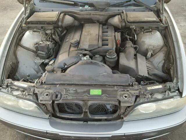 WBADT43462GY40922 - 2002 BMW 525 I AUTO SILVER photo 7