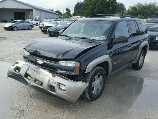 1GNDT13S332190548 - 2003 CHEVROLET TRAILBLAZE BLACK photo 2