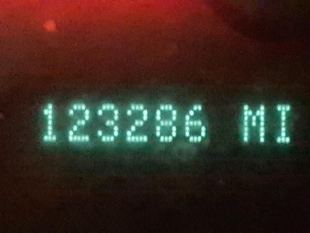 2G4WD582181156805 - 2008 BUICK LACROSSE C BLACK photo 8