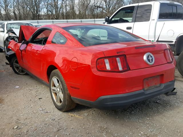 1ZVBP8ANXA5168453 - 2010 FORD MUSTANG RED photo 3
