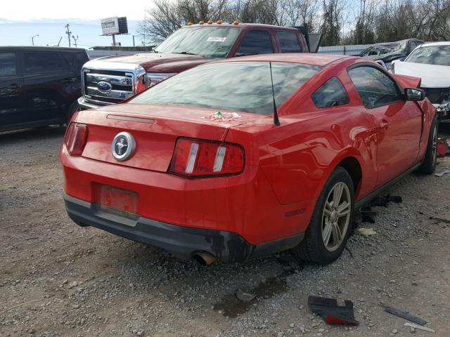 1ZVBP8ANXA5168453 - 2010 FORD MUSTANG RED photo 4