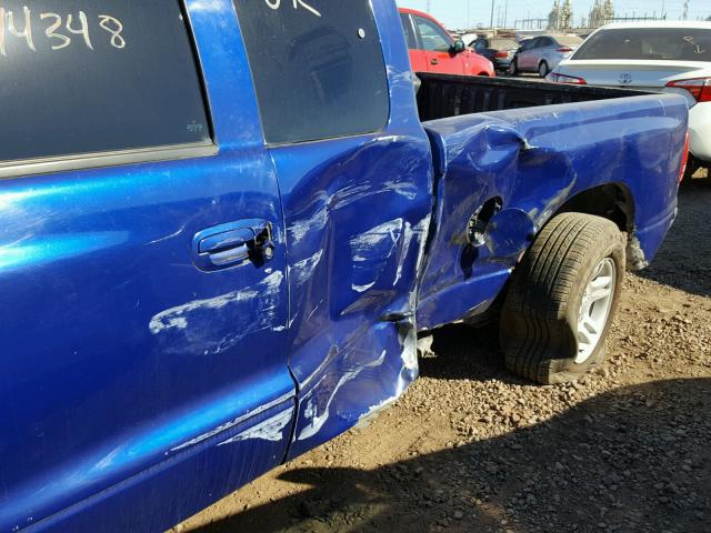 1D7GL12K04S703852 - 2004 DODGE DAKOTA SXT BLUE photo 9