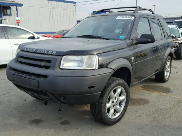 SALNY22212A217975 - 2002 LAND ROVER FREELANDER BLACK photo 2