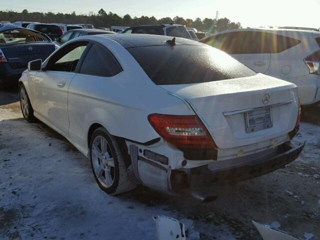 WDDGJ4HB8DG010240 - 2013 MERCEDES-BENZ C 250 WHITE photo 3