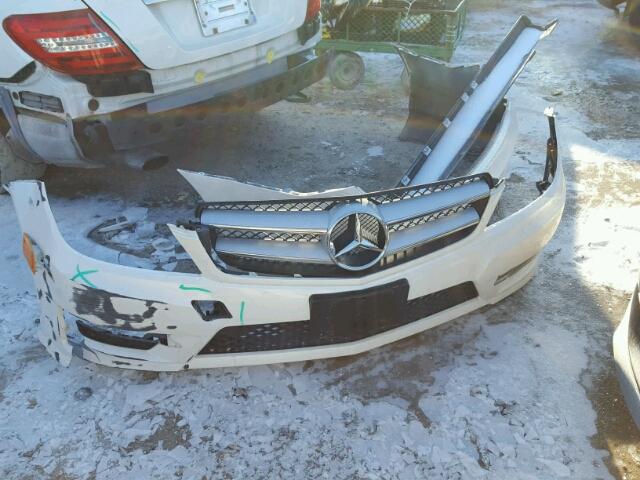 WDDGJ4HB8DG010240 - 2013 MERCEDES-BENZ C 250 WHITE photo 9