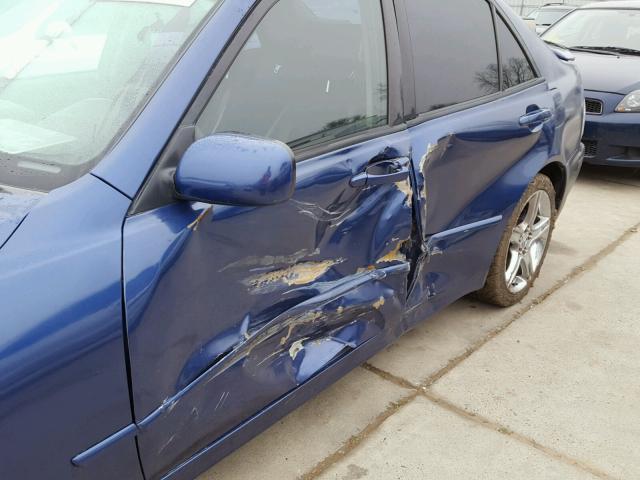 JTHBD192530066232 - 2003 LEXUS IS 300 BLUE photo 10