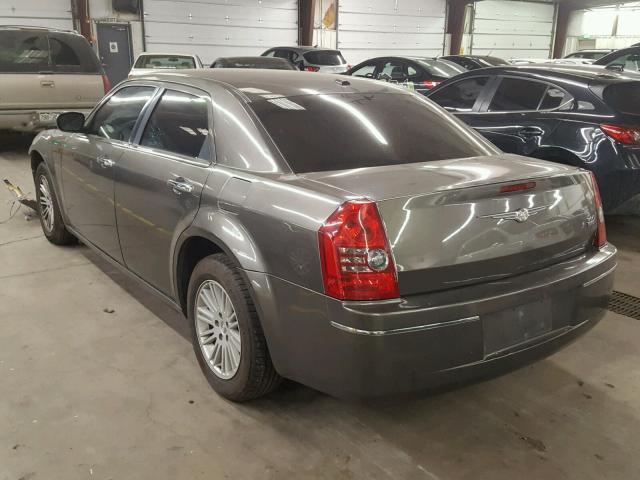 2C3CA5CV1AH191735 - 2010 CHRYSLER 300 TOURIN GRAY photo 3