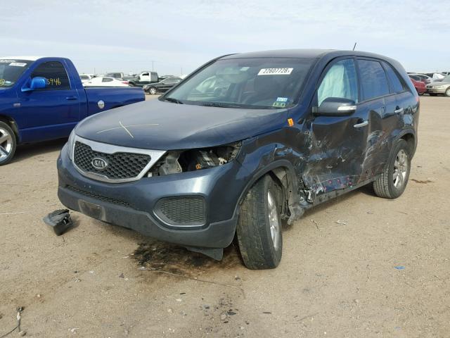 5XYKT3A11BG051156 - 2011 KIA SORENTO BA BLUE photo 2