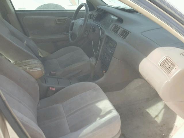 JT2BG22K2X0280151 - 1999 TOYOTA CAMRY LE ბეჟი ფოტო 5