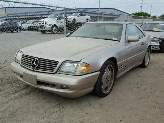 WDBFA67F2WF170806 - 1998 MERCEDES-BENZ SL 500 TAN photo 2