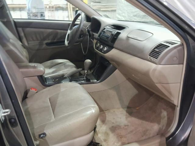 4T1BE32K15U610916 - 2005 TOYOTA CAMRY LE GRAY photo 5