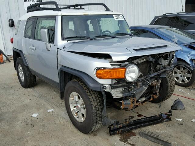 JTEBU11F570082836 - 2007 TOYOTA FJ CRUISER SILVER photo 1