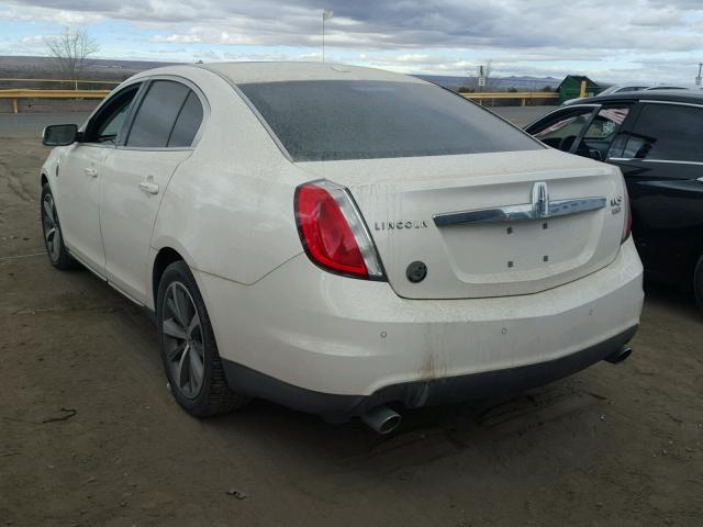 1LNHM94RX9G603574 - 2009 LINCOLN MKS WHITE photo 3