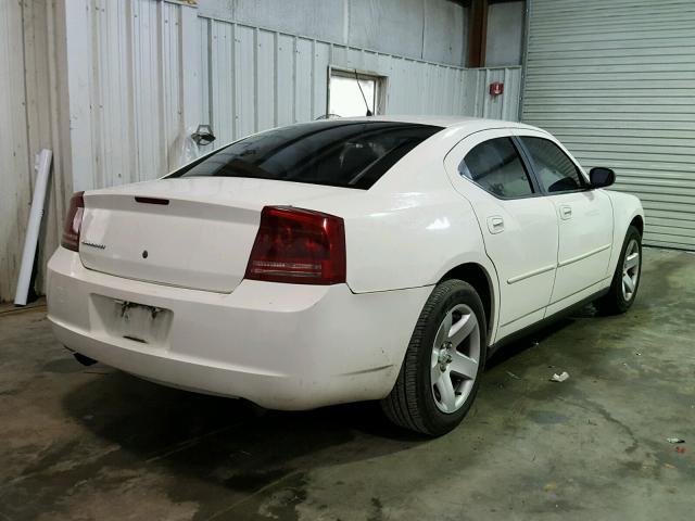 2B3KA43H88H308217 - 2008 DODGE CHARGER WHITE photo 4