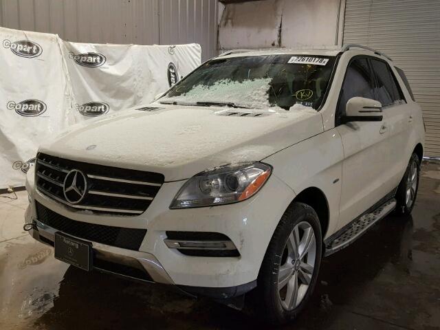 4JGDA2EB8CA016140 - 2012 MERCEDES-BENZ ML 350 BLU WHITE photo 2