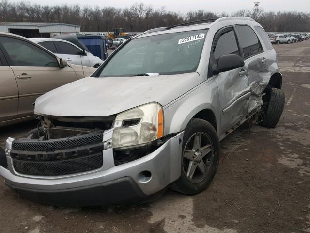 2CNDL63F156172639 - 2005 CHEVROLET EQUINOX LT GRAY photo 2