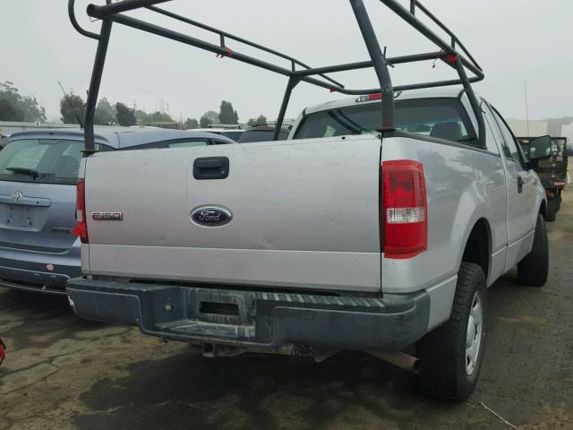 1FTRF12295NB11442 - 2005 FORD F150 GRAY photo 4