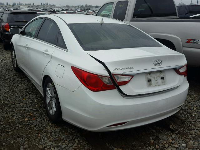 5NPEB4AC2DH743087 - 2013 HYUNDAI SONATA GLS WHITE photo 3