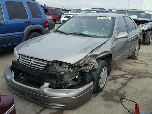 4T1BG22K6XU461877 - 1999 TOYOTA CAMRY CE GRAY photo 2