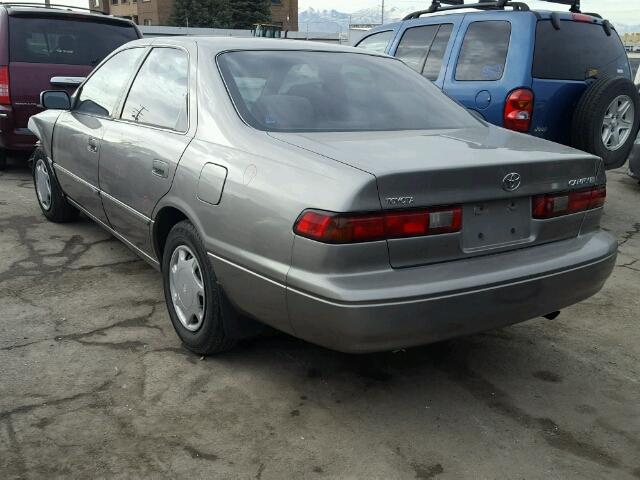 4T1BG22K6XU461877 - 1999 TOYOTA CAMRY CE GRAY photo 3