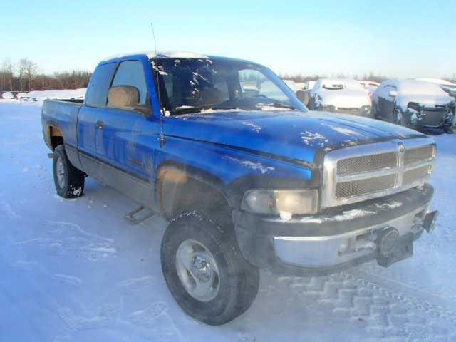 3B7HF12Z0XG223910 - 1999 DODGE RAM 1500 BLUE photo 1