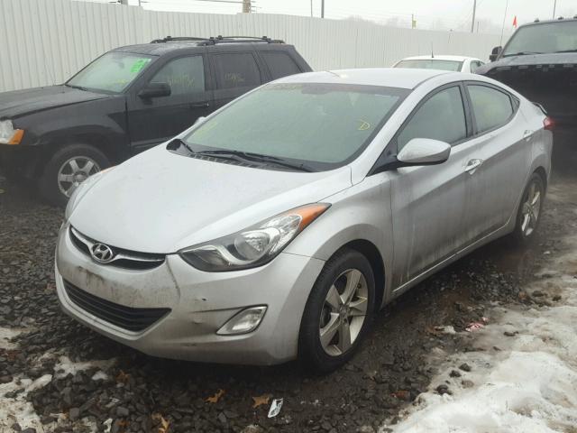 5NPDH4AE2DH164905 - 2013 HYUNDAI ELANTRA GL SILVER photo 2