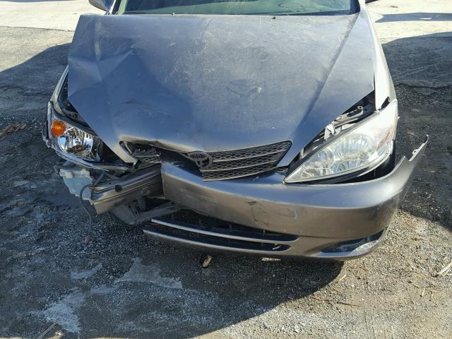 JTDBE30K420085053 - 2002 TOYOTA CAMRY LE GRAY photo 7