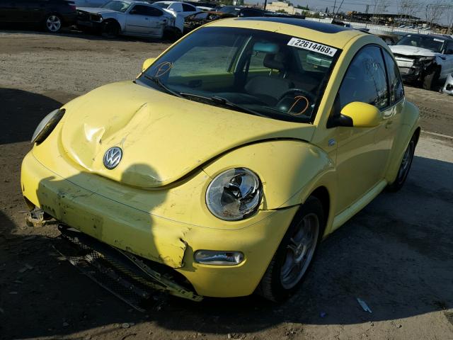 3VWCK21C42M406257 - 2002 VOLKSWAGEN NEW BEETLE YELLOW photo 2