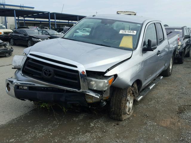 5TFUM5F14AX015807 - 2010 TOYOTA TUNDRA DOU SILVER photo 2