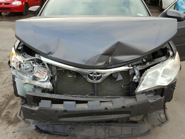 4T1BF1FK5CU015527 - 2012 TOYOTA CAMRY BASE GRAY photo 7