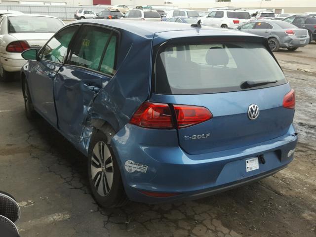 WVWKP7AU1GW911234 - 2016 VOLKSWAGEN E-GOLF SE BLUE photo 3