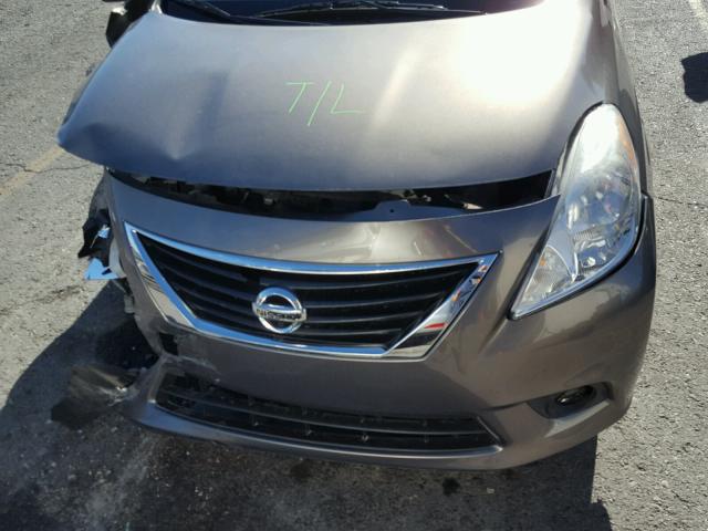 3N1CN7AP7CL821805 - 2012 NISSAN VERSA S GRAY photo 7