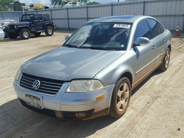 WVWAD63B85P053519 - 2005 VOLKSWAGEN PASSAT GLS SILVER photo 2