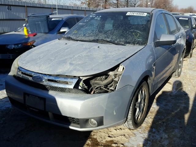 1FAHP35N98W192568 - 2008 FORD FOCUS SE SILVER photo 2