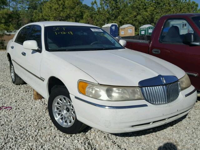 1LNHM82W4XY646317 - 1999 LINCOLN TOWN CAR S WHITE photo 1