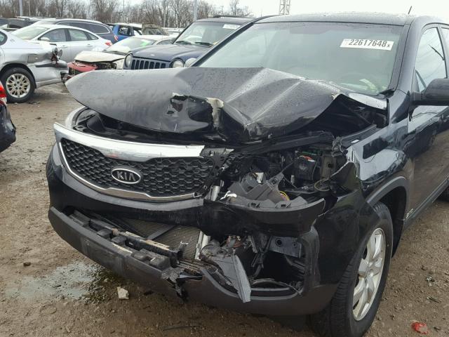 5XYKTCA69CG287762 - 2012 KIA SORENTO BA BLACK photo 9