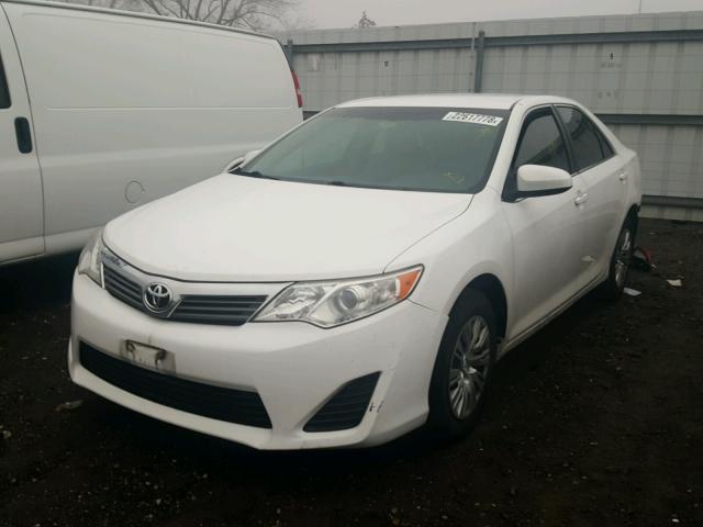 4T1BF1FK3DU640445 - 2013 TOYOTA CAMRY L WHITE photo 2