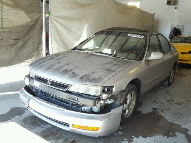 1HGCD5601VA206534 - 1997 HONDA ACCORD SE SILVER photo 2