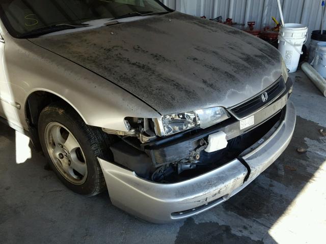 1HGCD5601VA206534 - 1997 HONDA ACCORD SE SILVER photo 9