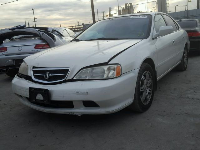 19UUA5676YA029834 - 2000 ACURA 3.2TL WHITE photo 2