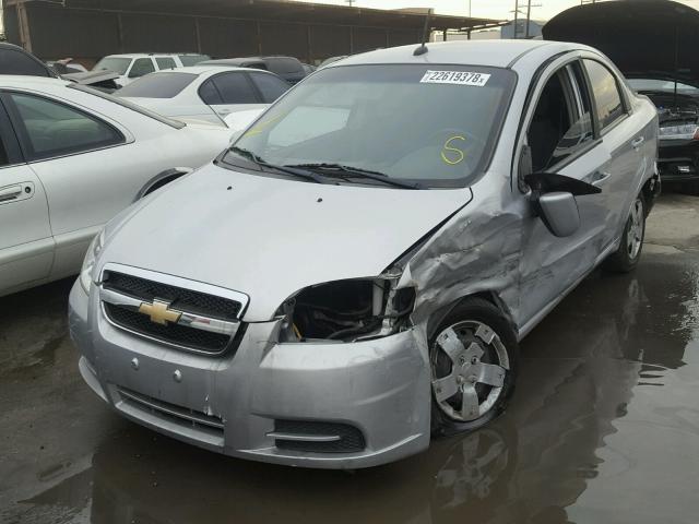 KL1TD5DE3AB071565 - 2010 CHEVROLET AVEO LS SILVER photo 2