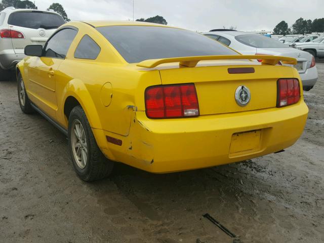 1ZVFT80N165200261 - 2006 FORD MUSTANG YELLOW photo 3