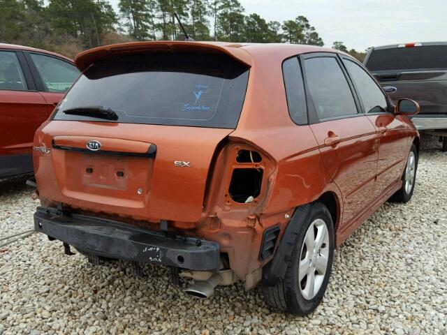 KNAFE161585013906 - 2008 KIA SPECTRA5 5 ORANGE photo 4