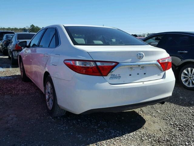 4T4BF1FKXGR531250 - 2016 TOYOTA CAMRY LE WHITE photo 3