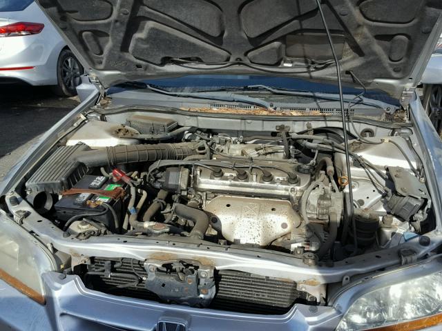 JHMCG5646YC015871 - 2000 HONDA ACCORD LX SILVER photo 7