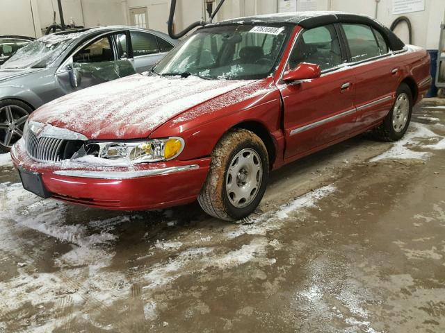 1LNFM97V0WY683652 - 1998 LINCOLN CONTINENTA MAROON photo 2