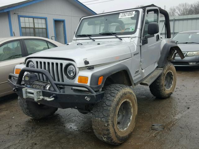 1J4FA49S33P351218 - 2003 JEEP WRANGLER / SILVER photo 2