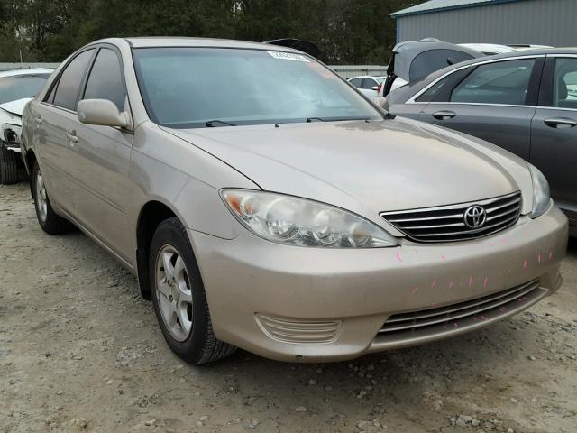 4T1BE32K05U098341 - 2005 TOYOTA CAMRY LE GOLD photo 1