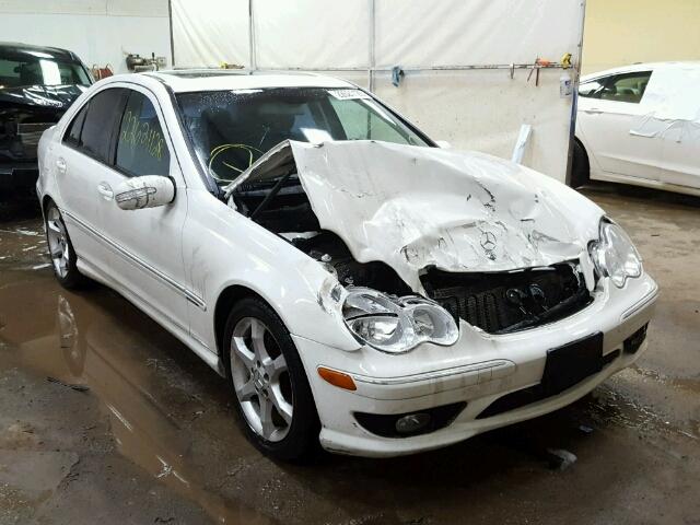 WDBRF52H17F900885 - 2007 MERCEDES-BENZ C 230 WHITE photo 1