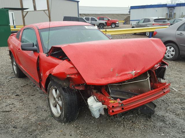 1ZVHT80N985130889 - 2008 FORD MUSTANG RED photo 1